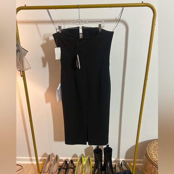 Strapless Plunge-Neck Bodycon Midi Dress - Picture 5 of 7